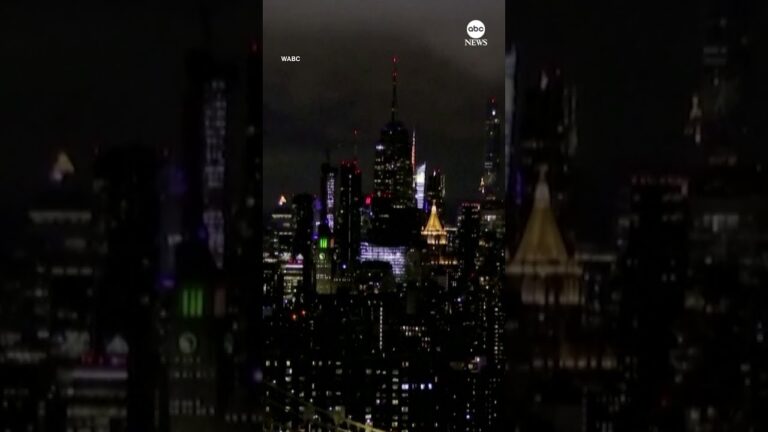 Empire State Building goes dark for Earth Hour