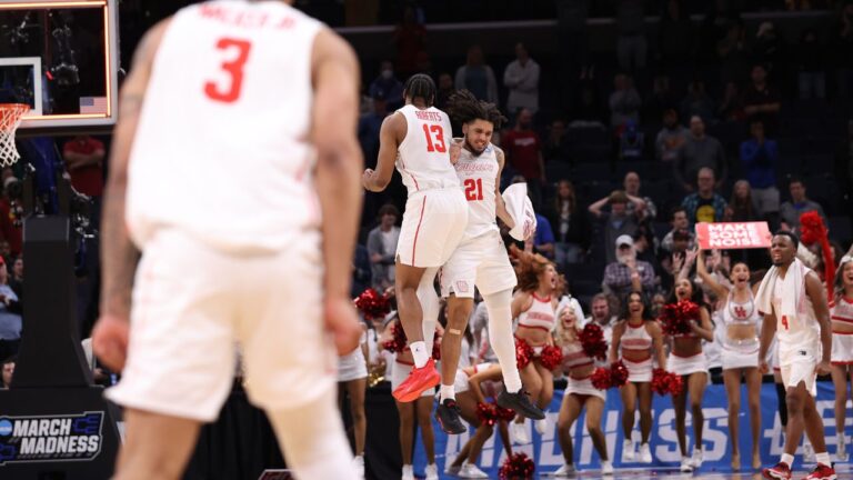 Houston Cougars play Duke in the Sweet 16 Friday night