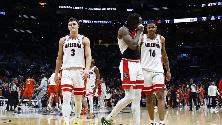 Offense falls flat as Arizona Wildcats lose to Clemson in Sweet 16