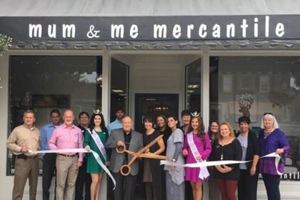 Mum And Me Ribbon Cutting 2017 600px.jpg