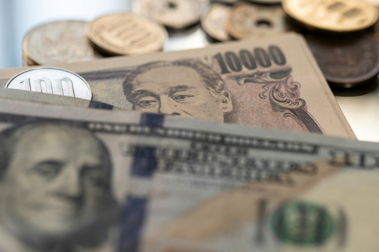 Traders Are Keeping Close Eye Yen It Approaches 34 Year Low Against Dollar That Saw Officials.jpg