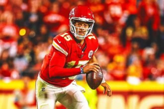 Mahomes Wide 101724.jpg