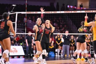 112924 Usc Wvb Iowa Chin 613.jpg