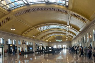 St Paul Union Depot Amtrak Borealis Passengers.jpg