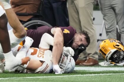 77431852007 Peach Bowl 57.jpg