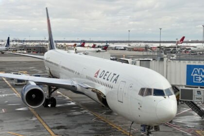 Delta One Business Class 767 4.jpeg