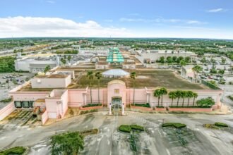 Tgs L Seminole Towne Center 01.jpg