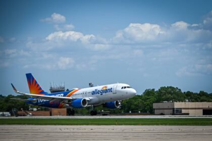 First Passengers From Rockford To La Praise Convenience And Cost Of New Destination 2.jpg
