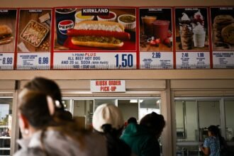 Afp 20250211 36xj2mx V1 Highres Usretaileconomybusiness.jpg