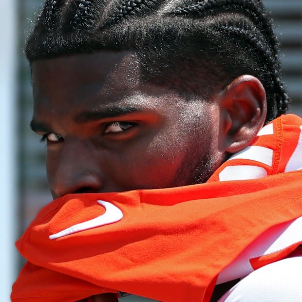 Cleveland Browns quarterback Shedeur Sanders heads inside after practice at NFL minicamp, Wednesday, June 11, 2025, in Berea,