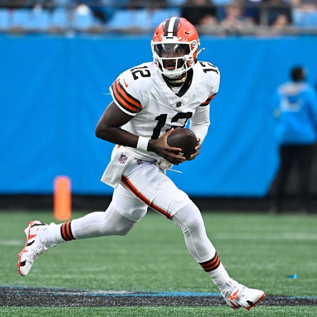 Aug 8, 2025; Charlotte, North Carolina, USA; Cleveland Browns quarterback Shedeur Sanders (12) with the ball in the first qua