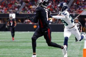 Darnell Mooney Signing