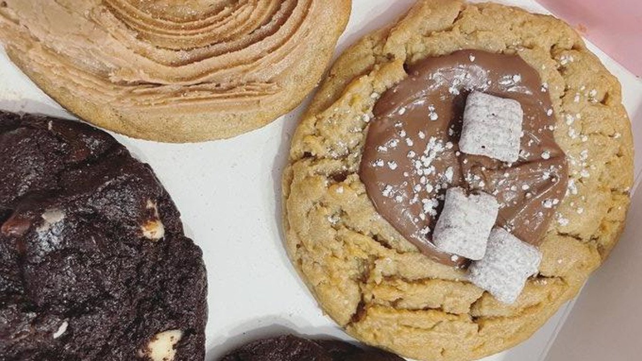 Crumbl Cookies store closures